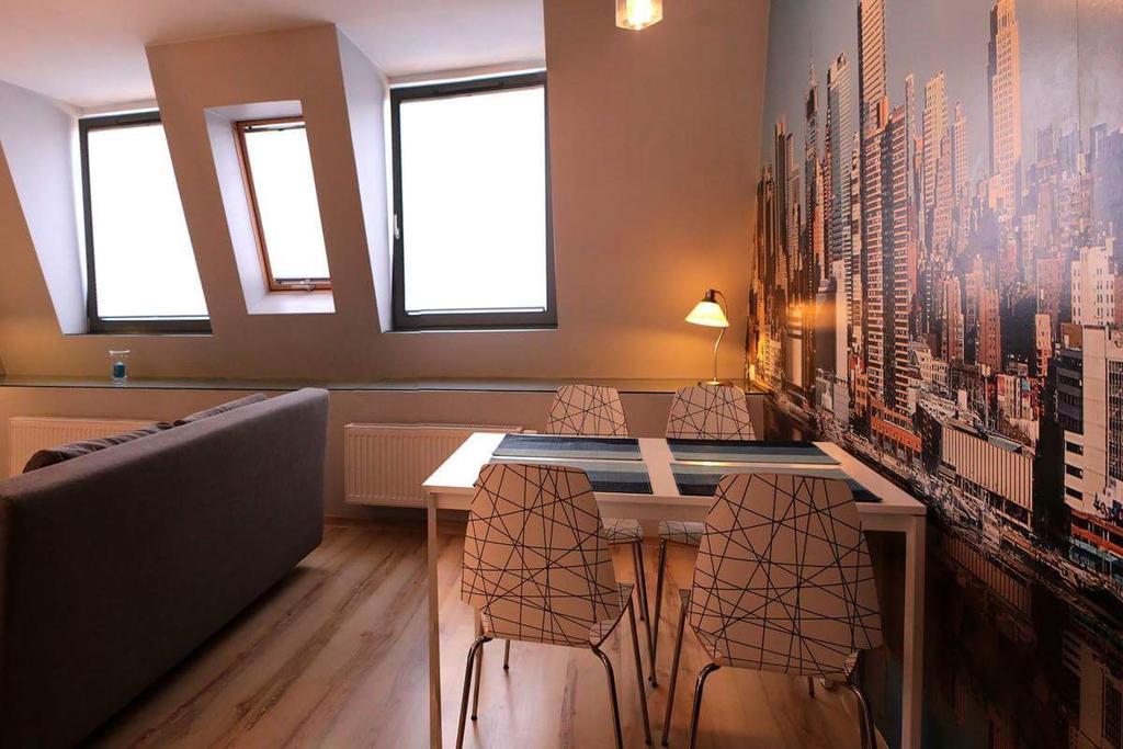 Studio di 35 m² in Appartamento con 1 bagno privato in zona Poznan Centro Esterno foto