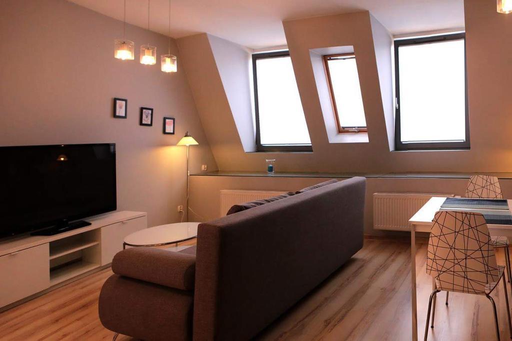 Studio di 35 m² in Appartamento con 1 bagno privato in zona Poznan Centro Esterno foto