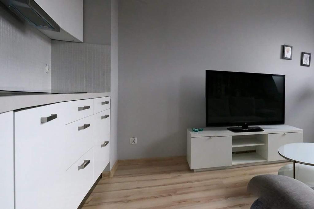 Studio di 35 m² in Appartamento con 1 bagno privato in zona Poznan Centro Esterno foto