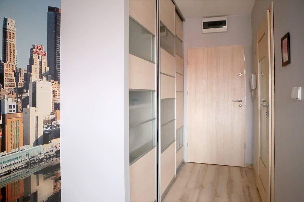 Studio di 35 m² in Appartamento con 1 bagno privato in zona Poznan Centro Esterno foto