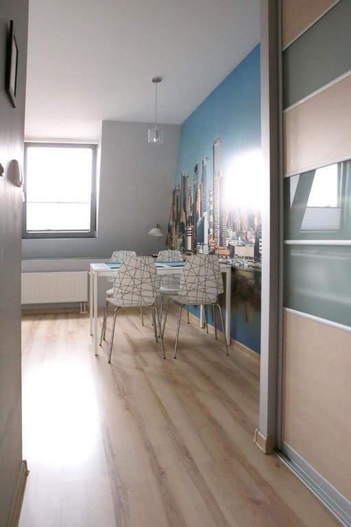 Studio di 35 m² in Appartamento con 1 bagno privato in zona Poznan Centro Esterno foto