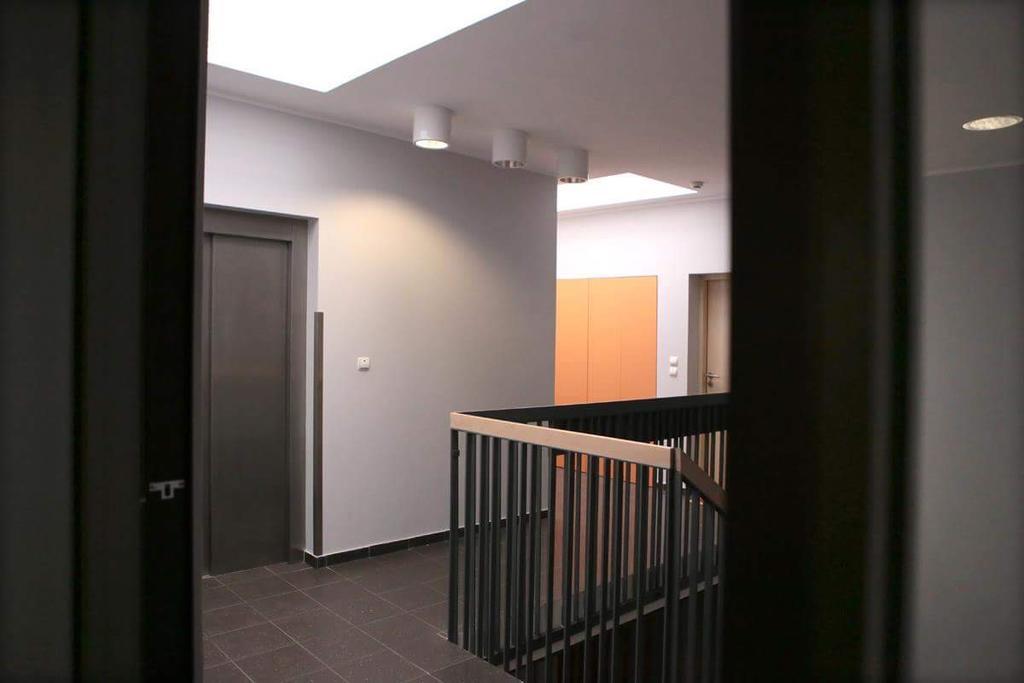 Studio di 35 m² in Appartamento con 1 bagno privato in zona Poznan Centro Esterno foto