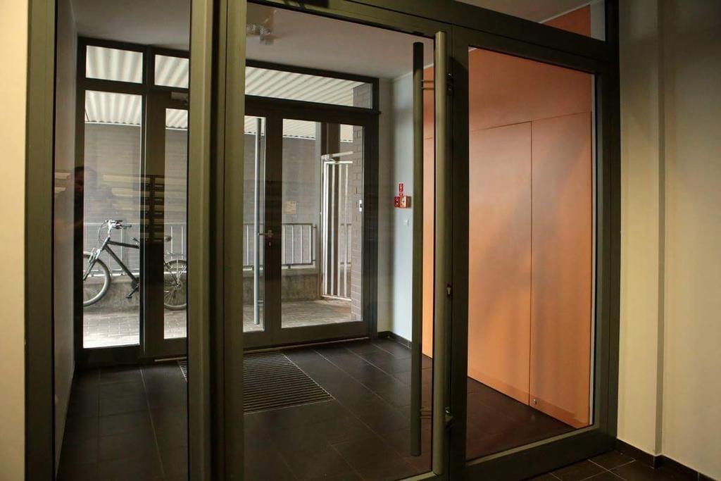 Studio di 35 m² in Appartamento con 1 bagno privato in zona Poznan Centro Esterno foto