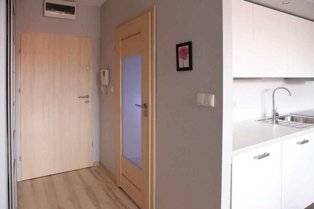 Studio di 35 m² in Appartamento con 1 bagno privato in zona Poznan Centro Esterno foto