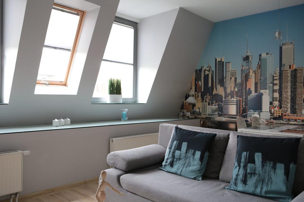 Studio di 35 m² in Appartamento con 1 bagno privato in zona Poznan Centro Esterno foto