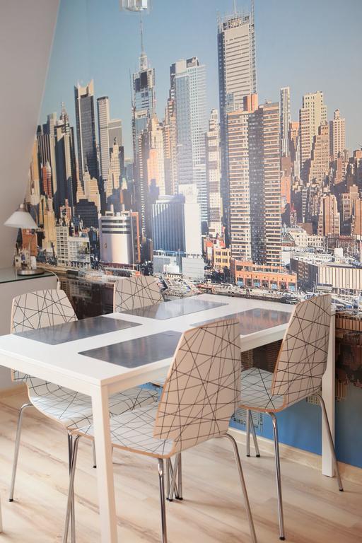 Studio di 35 m² in Appartamento con 1 bagno privato in zona Poznan Centro Esterno foto