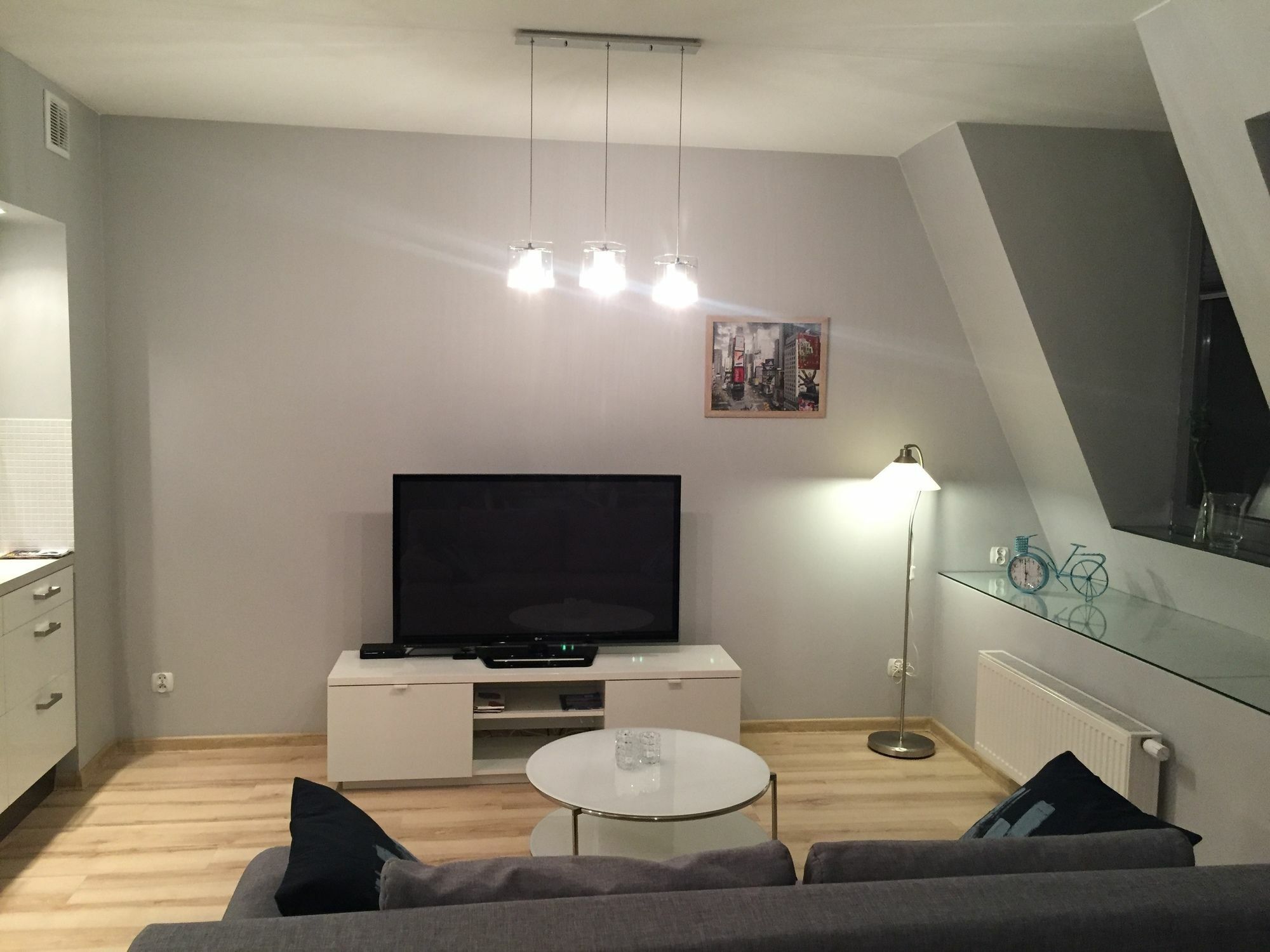 Studio di 35 m² in Appartamento con 1 bagno privato in zona Poznan Centro Esterno foto